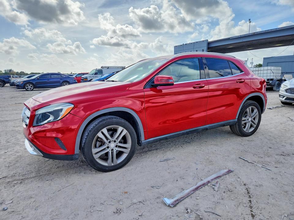 48483976 :رقم المزاد ، WDCTG4EB4FJ167078 vin ، 2015 Mercedes Benz Gla مزاد بيع