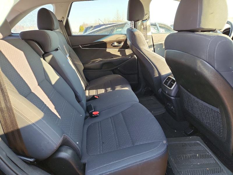 49070816 :رقم المزاد ، 5XYPGDA14JG351093 vin ، 2018 Kia Sorento مزاد بيع