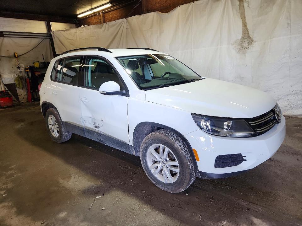 Продажа на аукционе авто 2016 Volkswagen Tiguan, vin: WVGBV7AX0GW010979, номер лота: 48284426