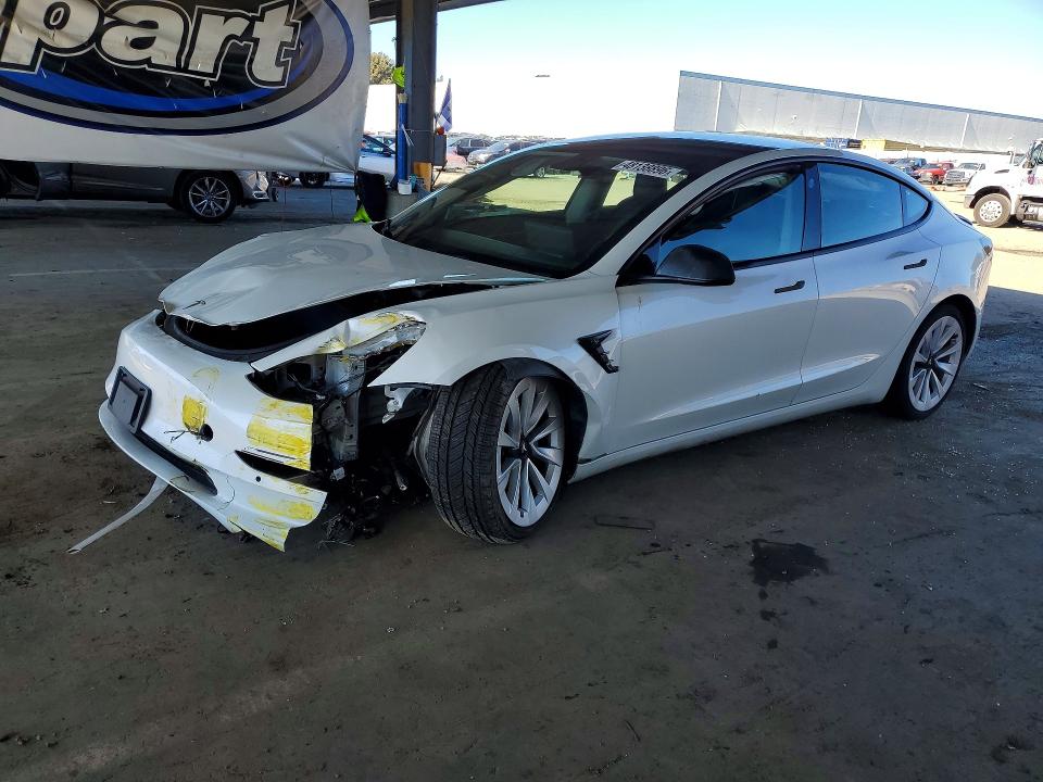 48138896 :رقم المزاد ، 5YJ3E1EB0NF143327 vin ، 2022 Tesla Model 3 مزاد بيع