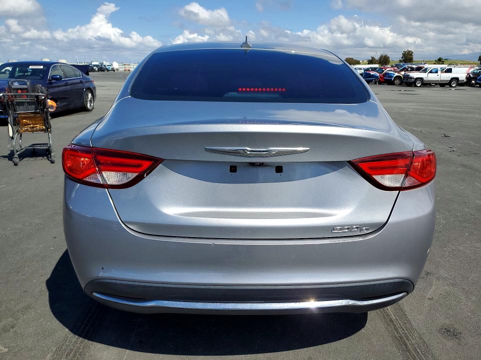 51129686 :رقم المزاد ، 1C3CCCCB6FN552282 vin ، 2015 Chrysler 200 مزاد بيع