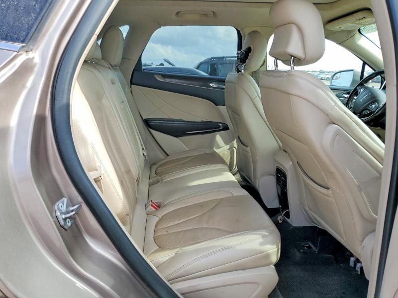 48051306 :رقم المزاد ، 5LMCJ3C96JUL18679 vin ، 2018 Lincoln Mkc مزاد بيع