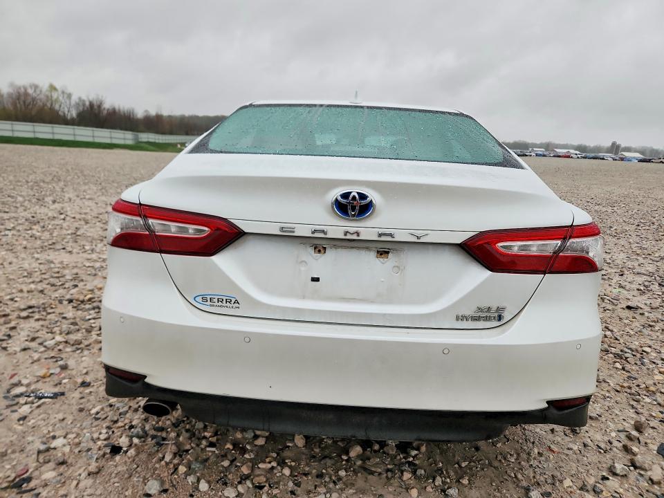 2018 Toyota Camry Hybrid მანქანა იყიდება აუქციონზე, vin: 4T1B21HK0JU007535, აუქციონის ნომერი: 50523676