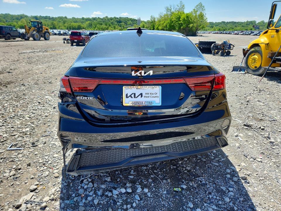 51674786 :رقم المزاد ، 3KPF24AD2NE450325 vin ، 2022 Kia Forte مزاد بيع