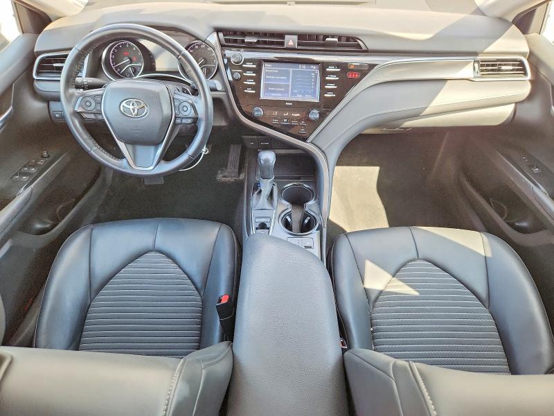 50727736 :رقم المزاد ، 4T1G11BK8LU011854 vin ، 2020 Toyota Camry مزاد بيع