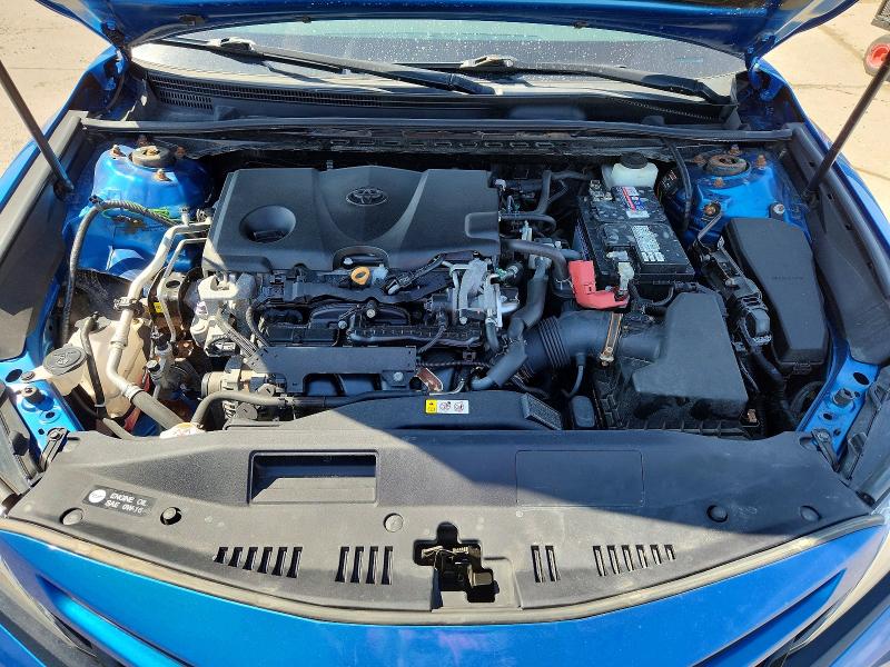 49150166 :رقم المزاد ، 4T1B61HK0JU098603 vin ، 2018 Toyota Camry مزاد بيع