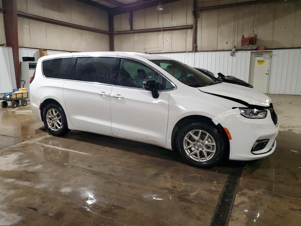 Продаж на аукціоні авто 2025 Chrysler Pacifica, vin: 2C4RC1BG2SR512656, номер лоту: 51407266