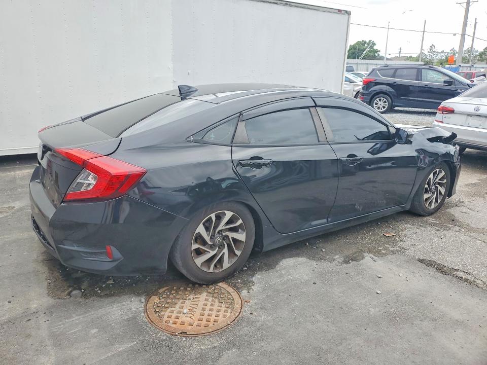 Продажа на аукционе авто 2017 Honda Civic, vin: 2HGFC2F75HH558100, номер лота: 49172446