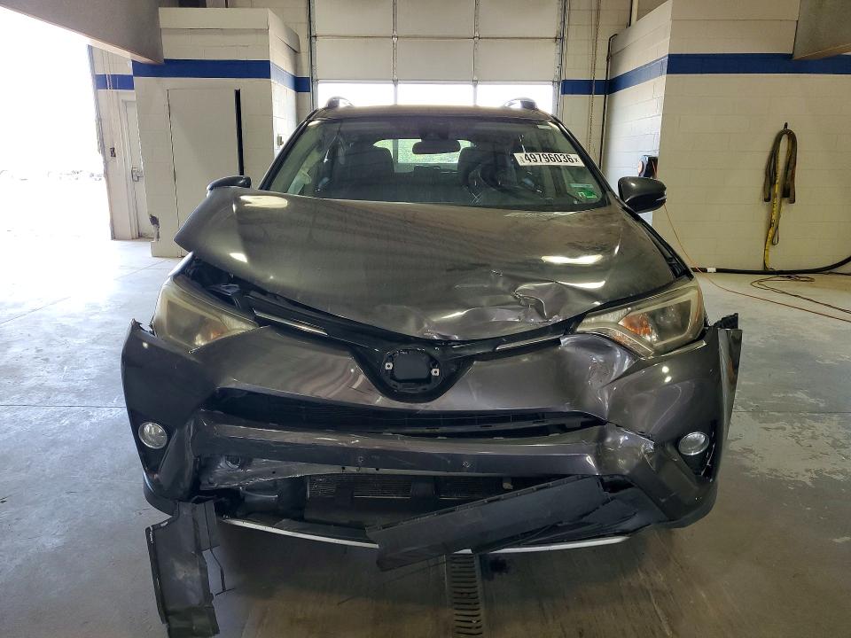 Продаж на аукціоні авто 2018 Toyota Rav4, vin: JTMRFREV3JJ746940, номер лоту: 49796036
