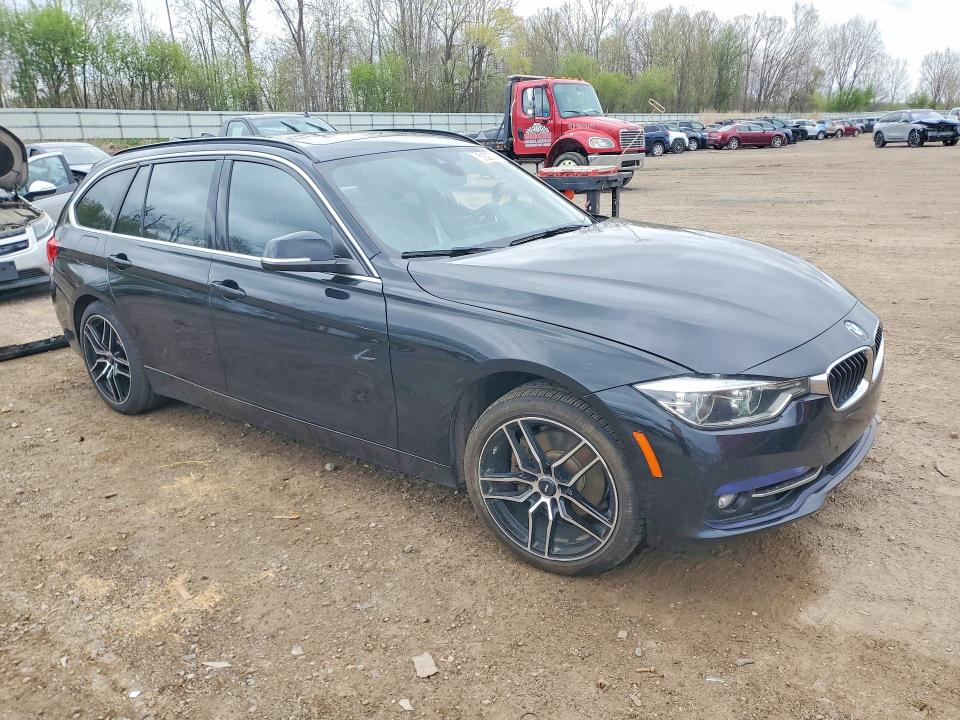 51620776 :رقم المزاد ، WBA8K3C50JA483620 vin ، 2018 Bmw 330 مزاد بيع