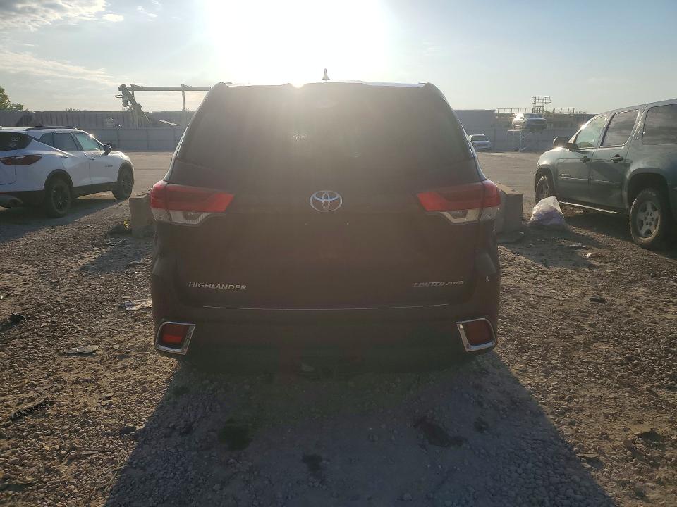 2018 Toyota Highlander მანქანა იყიდება აუქციონზე, vin: 5TDDZRFH3JS496550, აუქციონის ნომერი: 50828406