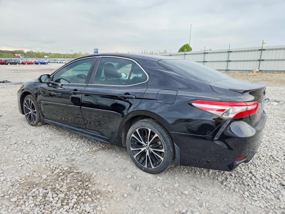 Продаж на аукціоні авто 2018 Toyota Camry, vin: 4T1B11HK6JU077561, номер лоту: 49656356