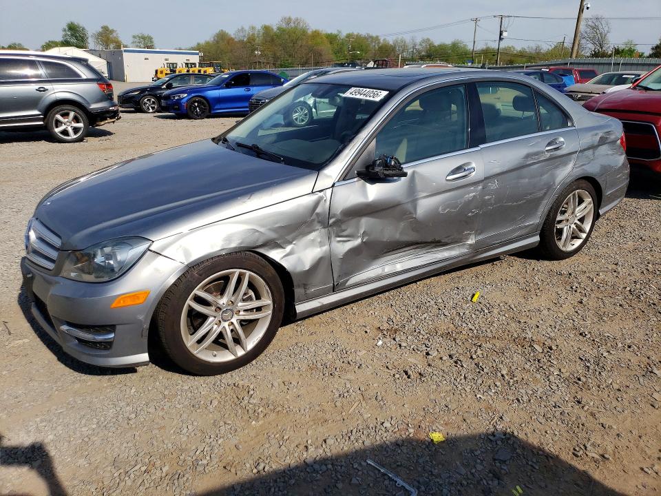 2012 Mercedes-benz C მანქანა იყიდება აუქციონზე, vin: WDDGF8BB3CF908816, აუქციონის ნომერი: 49944056