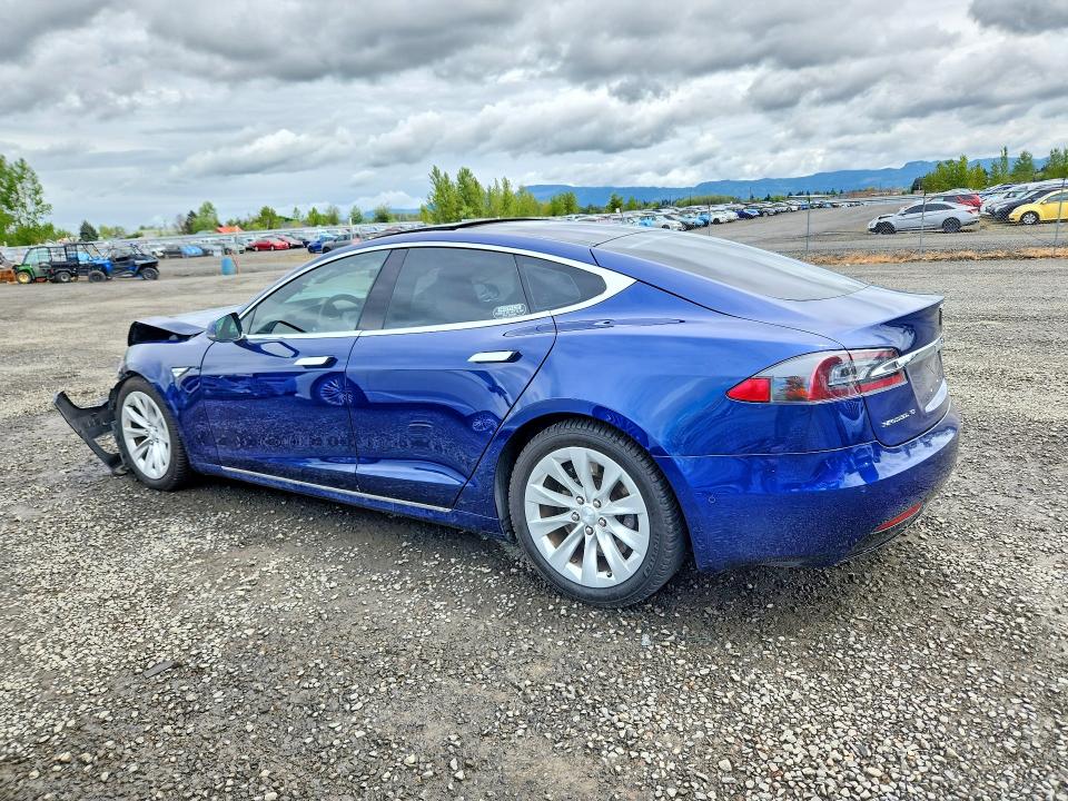 50670686 :رقم المزاد ، 5YJSA1E29GF147547 vin ، 2016 Tesla Model S مزاد بيع