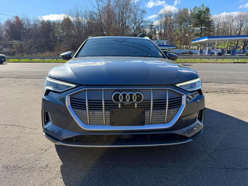 48879726 :رقم المزاد ، WA1VAAGE7KB006583 vin ، 2019 Audi E-tron مزاد بيع