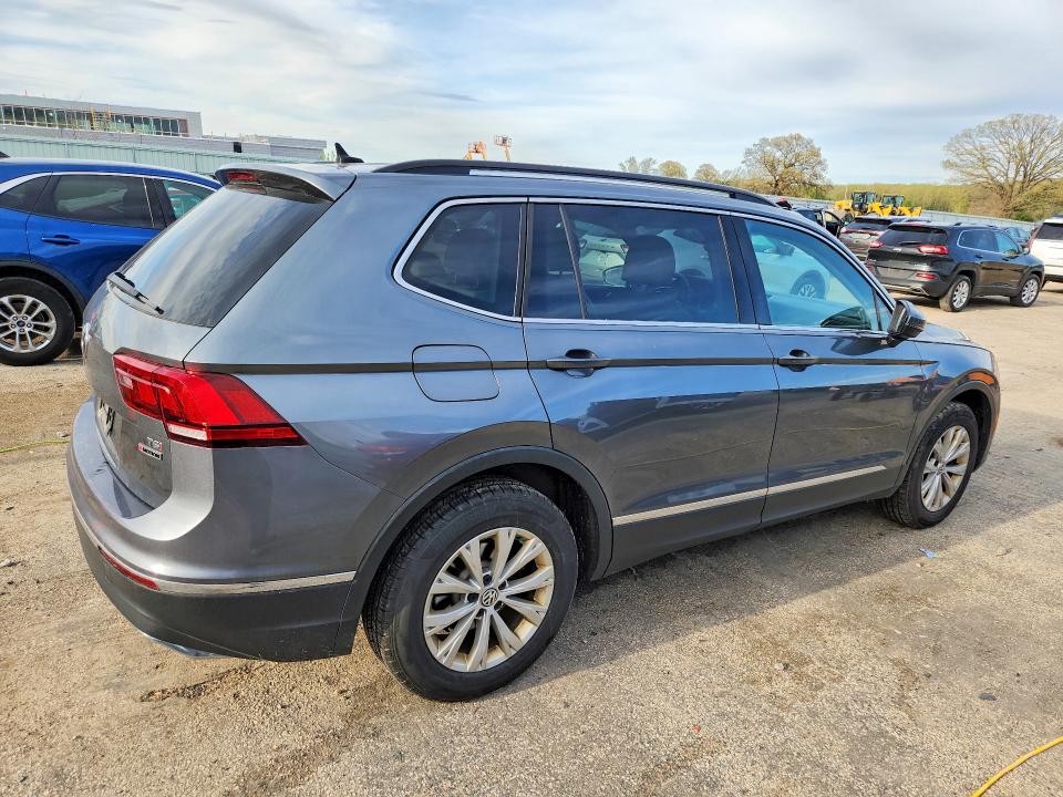 46779326 :رقم المزاد ، 3VV2B7AX4JM026947 vin ، 2018 Volkswagen Tiguan مزاد بيع