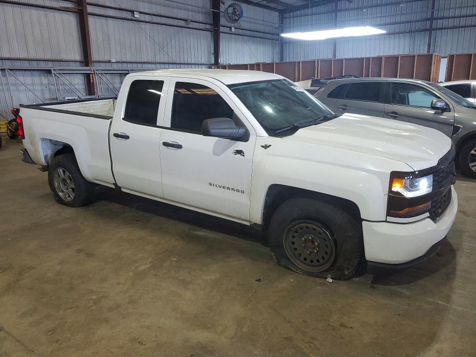 51425146 :رقم المزاد ، 1GCRCNEH5JZ320356 vin ، 2018 Chevrolet Silverado مزاد بيع