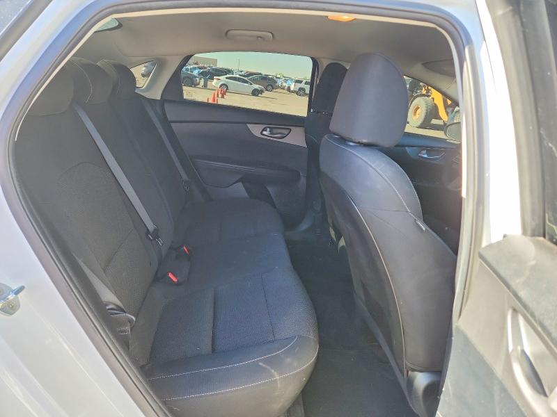 48895866 :رقم المزاد ، 3KPF24AD3KE058577 vin ، 2019 Kia Forte مزاد بيع