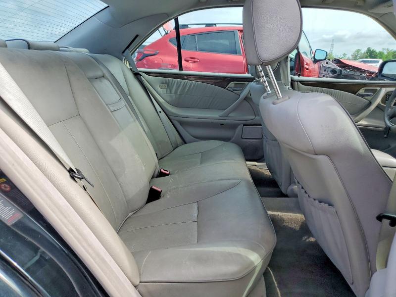 51661196 :رقم المزاد ، WDBJF82J22X069921 vin ، 2002 Mercedes-benz E مزاد بيع