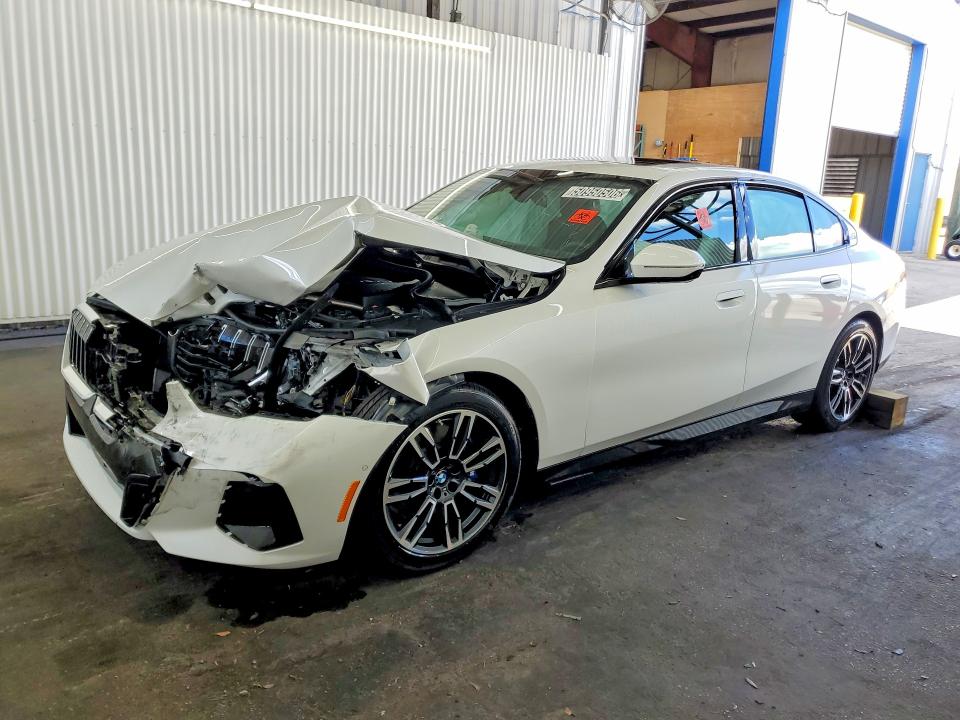 50950506 :رقم المزاد ، WBA53FJ0XTCX57115 vin ، 2026 Bmw 530 مزاد بيع