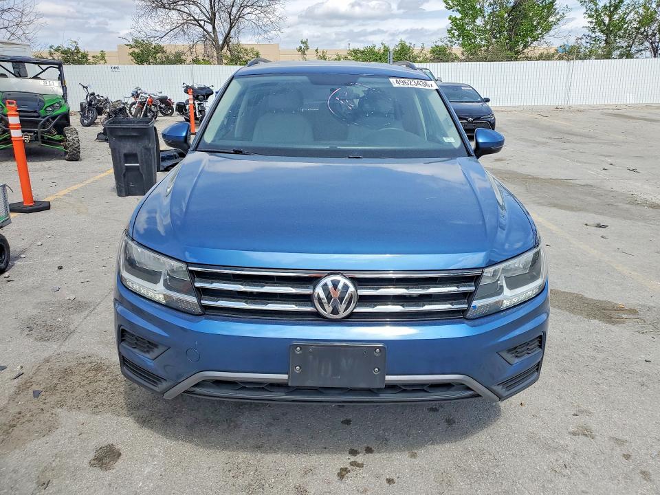 Продажа на аукционе авто 2020 Volkswagen Tiguan, vin: 3VV1B7AXXLM100855, номер лота: 49623436