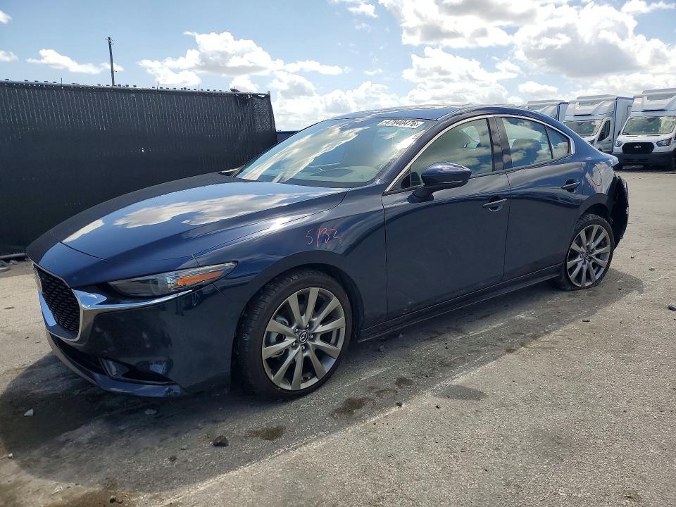 2022 Mazda 3 მანქანა იყიდება აუქციონზე, vin: 3MZBPBDL1NM318957, აუქციონის ნომერი: 47940476