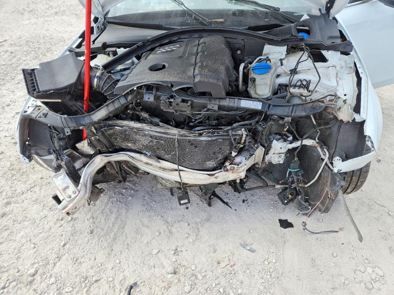 Продажа на аукционе авто 2013 Audi A4, vin: WAUFFAFL6DN010490, номер лота: 49895886