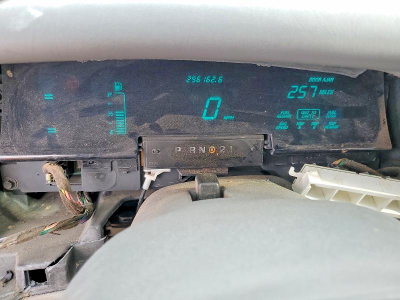 49658266 :رقم المزاد ، 1LNLM81W5VY742868 vin ، 1997 Lincoln Town Car مزاد بيع