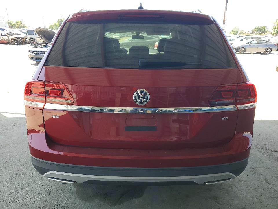 50684386 :رقم المزاد ، 1V2CR2CAXJC512415 vin ، 2018 Volkswagen Atlas مزاد بيع