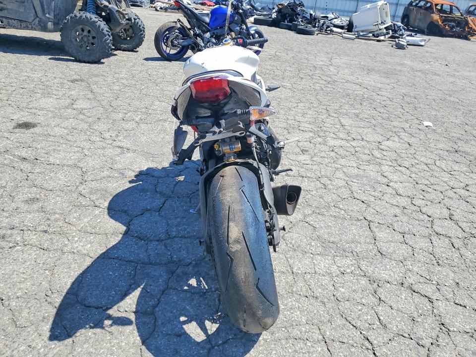 Продажа на аукционе авто 2017 Triumph Motorcycle Daytona 675r, vin: SMTA02YK2HJ790494, номер лота: 49462376