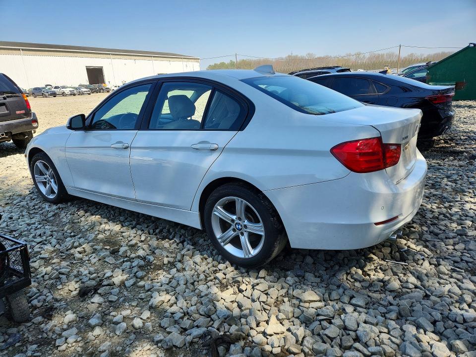 2015 Bmw 328 მანქანა იყიდება აუქციონზე, vin: WBA3B5C5XFF961980, აუქციონის ნომერი: 49382686
