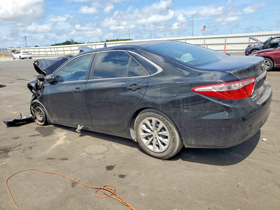 51033996 :رقم المزاد ، 4T4BF1FK7FR478246 vin ، 2015 Toyota Camry مزاد بيع