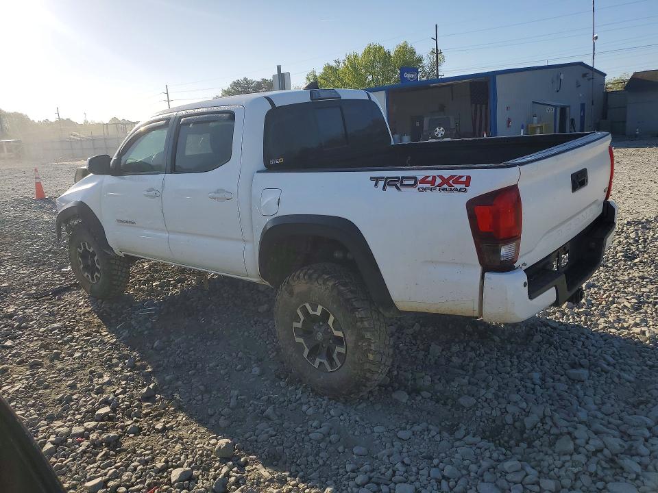 49183176 :رقم المزاد ، 5TFCZ5AN4JX152804 vin ، 2018 Toyota Tacoma Double Cab/sr مزاد بيع