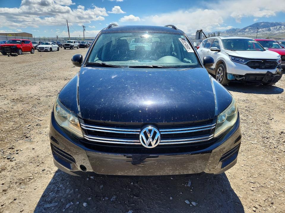 49957086 :رقم المزاد ، WVGBV7AXXHK020623 vin ، 2017 Volkswagen Tiguan مزاد بيع