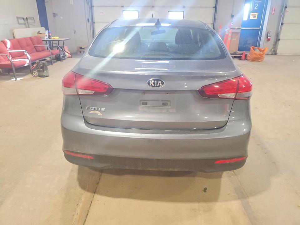 51318796 :رقم المزاد ، 3KPFK4A77JE207081 vin ، 2018 Kia Forte مزاد بيع
