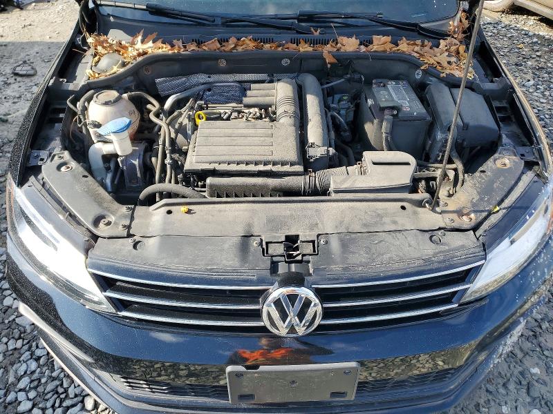 48737686 :رقم المزاد ، 3VWDB7AJ6JM236045 vin ، 2018 Volkswagen Jetta مزاد بيع