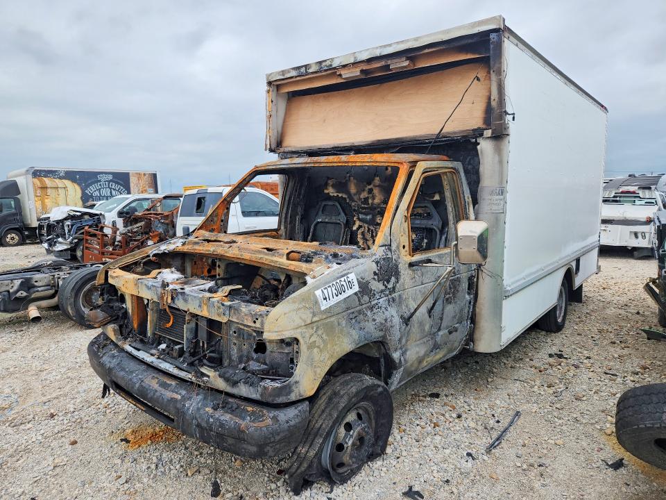 47730616 :رقم المزاد ، 1FDWE35L42HA94755 vin ، 2002 Ford Econoline مزاد بيع