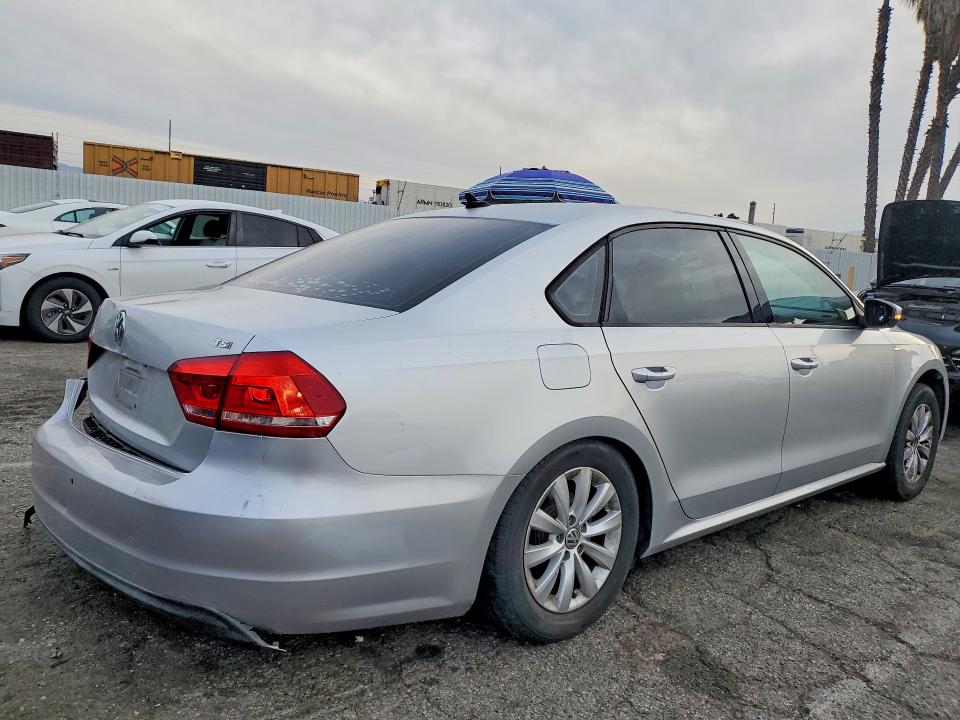 2015 Volkswagen Passat მანქანა იყიდება აუქციონზე, vin: 1VWAT7A3XFC009080, აუქციონის ნომერი: 50096126