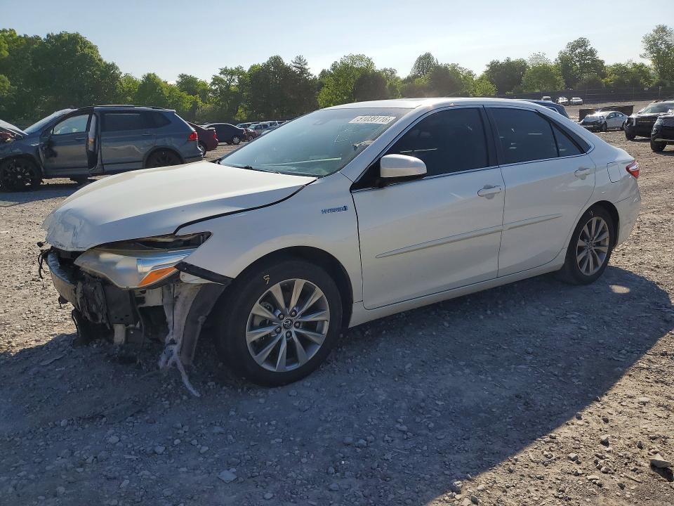 51039116 :رقم المزاد ، 4T1BD1FK9FU173167 vin ، 2015 Toyota Camry Hybrid مزاد بيع