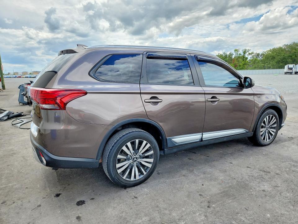 Продаж на аукціоні авто 2019 Mitsubishi Outlander, vin: JA4AD2A33KZ011970, номер лоту: 51003166