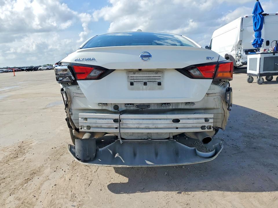 49820146 :رقم المزاد ، 1N4BL4DV4NN340717 vin ، 2022 Nissan Altima مزاد بيع