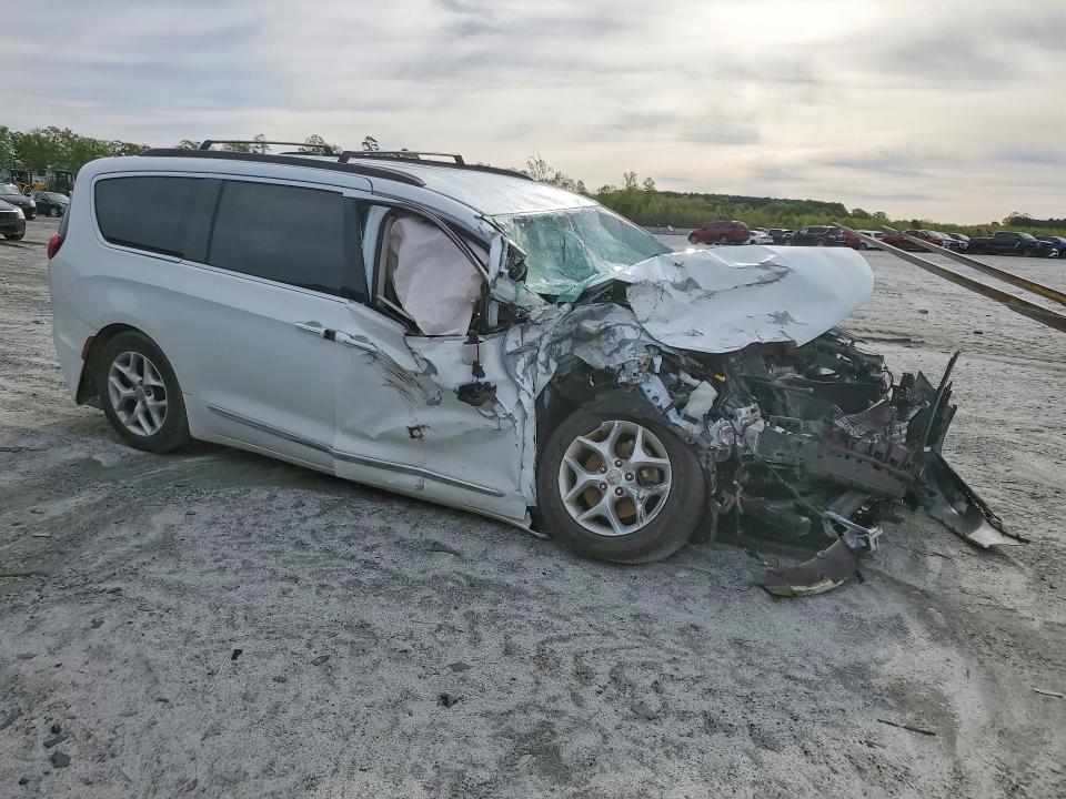 48609656 :رقم المزاد ، 2C4RC1BGXHR810221 vin ، 2017 Chrysler Pacifica مزاد بيع