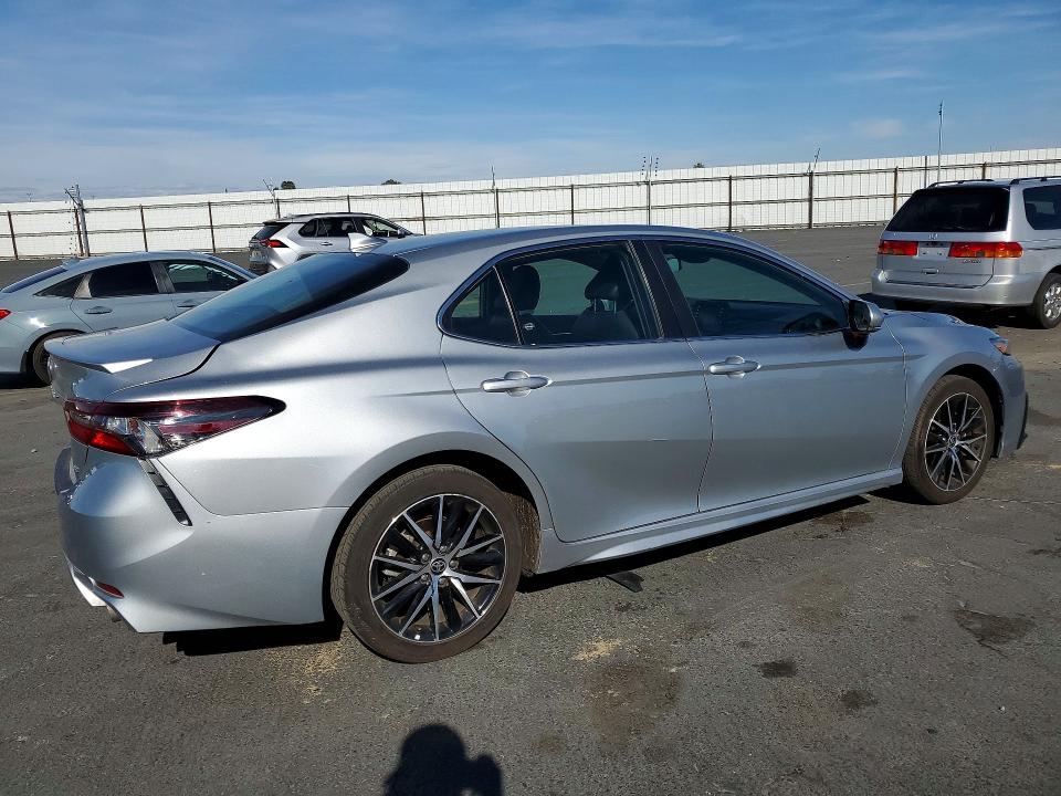 Продажа на аукционе авто 2024 Toyt Camry, vin: 4T1G11AKXRU200242, номер лота: 49672276