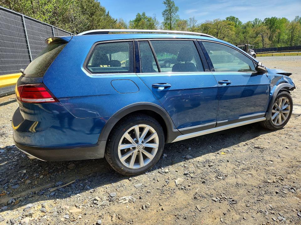 Продажа на аукционе авто 2018 Volkswagen Golf Alltrack, vin: 3VWH17AU6JM768832, номер лота: 50134206