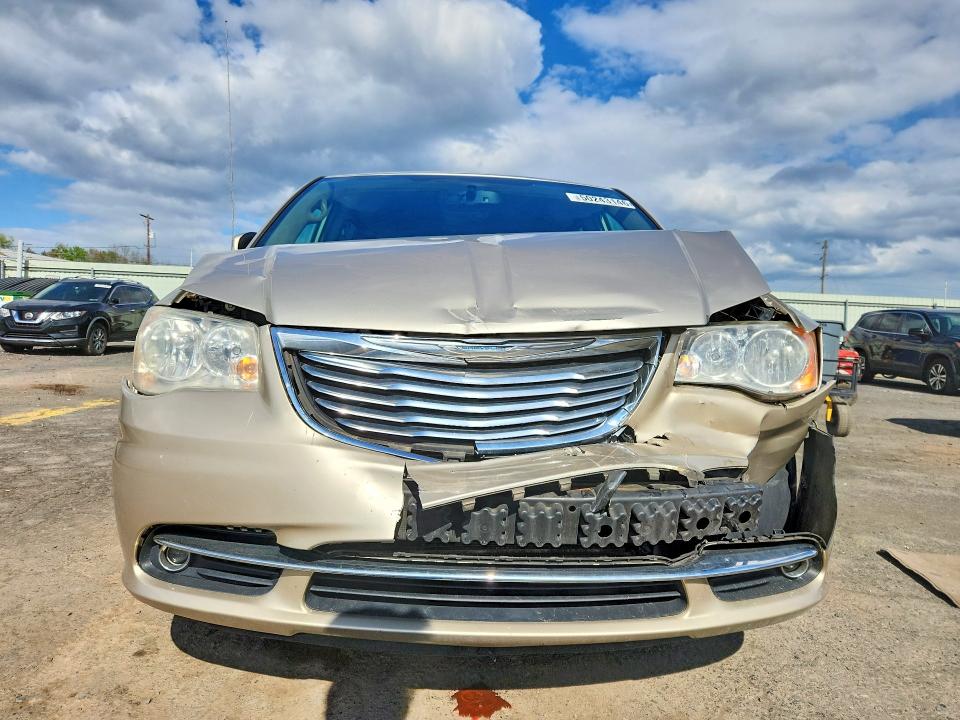 50243146 :رقم المزاد ، 2C4RC1BGXDR796587 vin ، 2013 Chrysler Town & Country مزاد بيع