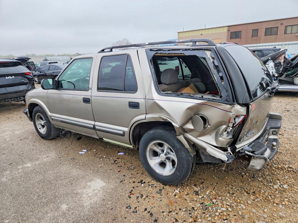 49545406 :رقم المزاد ، 1GNCS13W0Y2152672 vin ، 2000 Chevrolet Blazer مزاد بيع