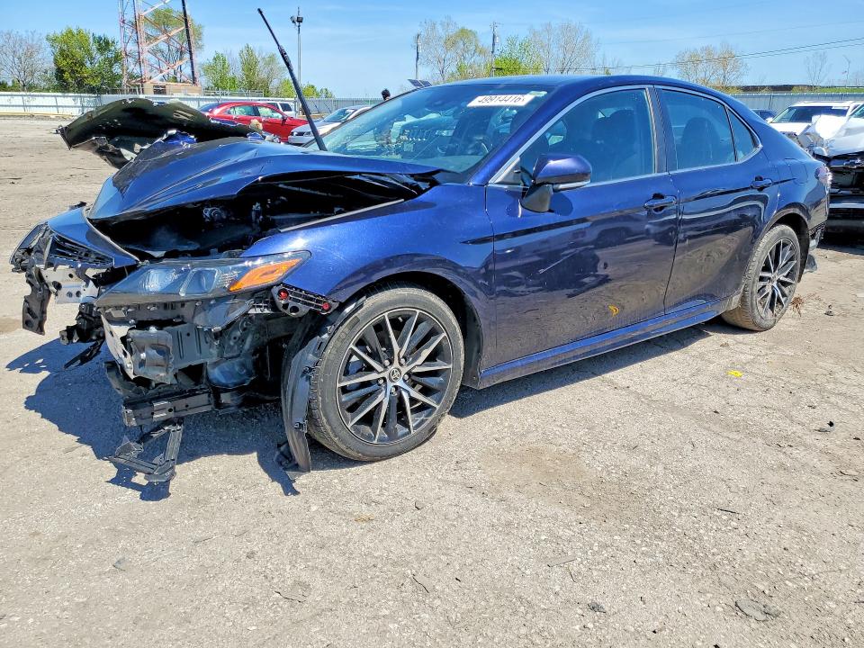 49914416 :رقم المزاد ، 4T1G11BK5MU035871 vin ، 2021 Toyota Camry مزاد بيع