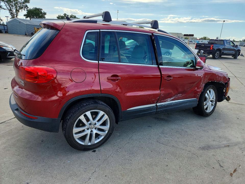 49035926 :رقم المزاد ، WVGBV7AX3CW097352 vin ، 2012 Volkswagen Tiguan مزاد بيع