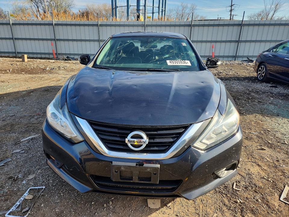 49305936 :رقم المزاد ، 1N4AL3AP1JC105208 vin ، 2018 Nissan Altima مزاد بيع
