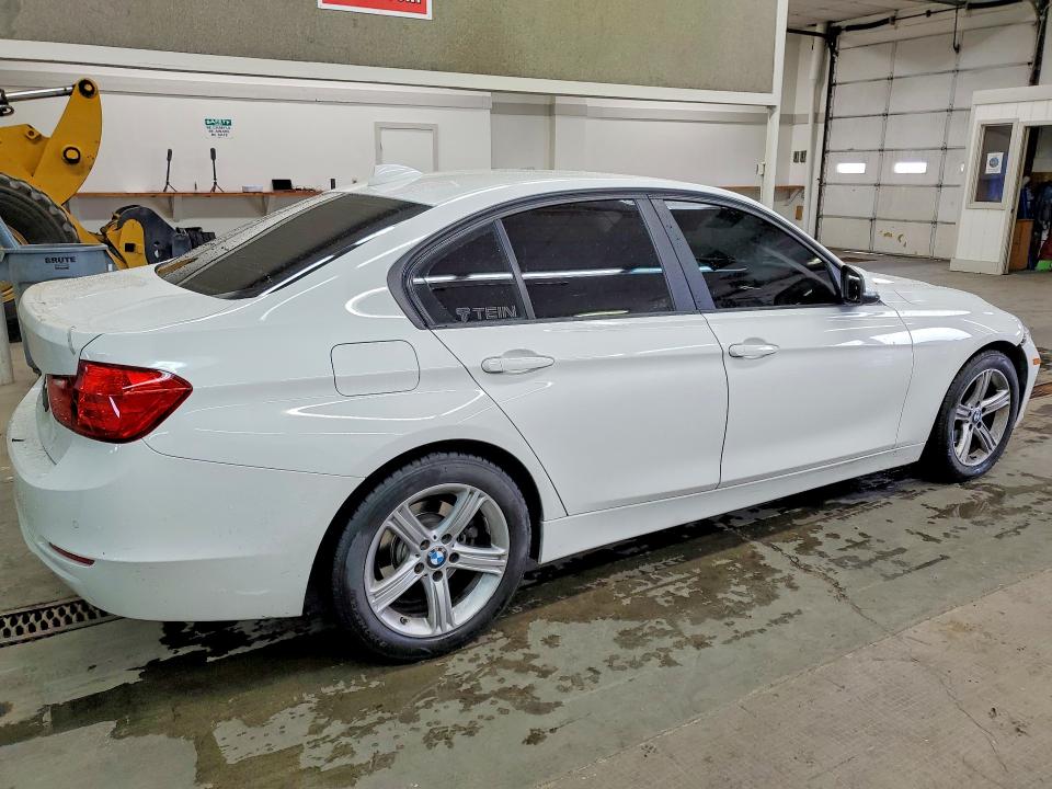 2015 Bmw 328 მანქანა იყიდება აუქციონზე, vin: WBA3C1C54FK120928, აუქციონის ნომერი: 48424086